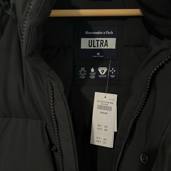 Men’s Abercrombie Long Black Puffer - Picture 4 of 5